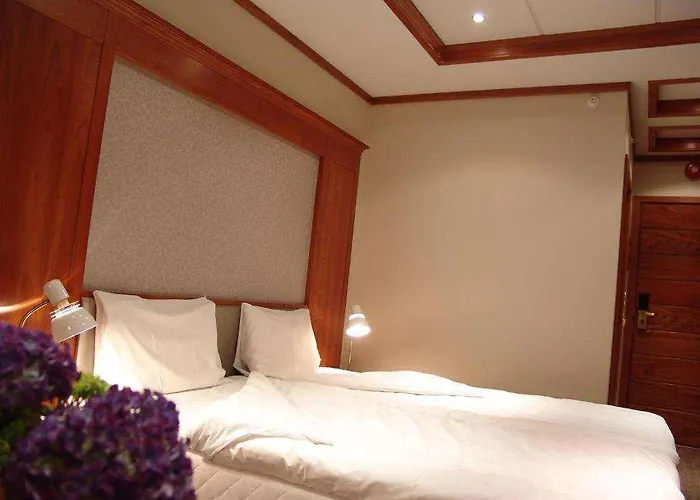 Hotel Alver Alversund